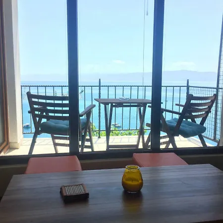 Kaneo Apartment